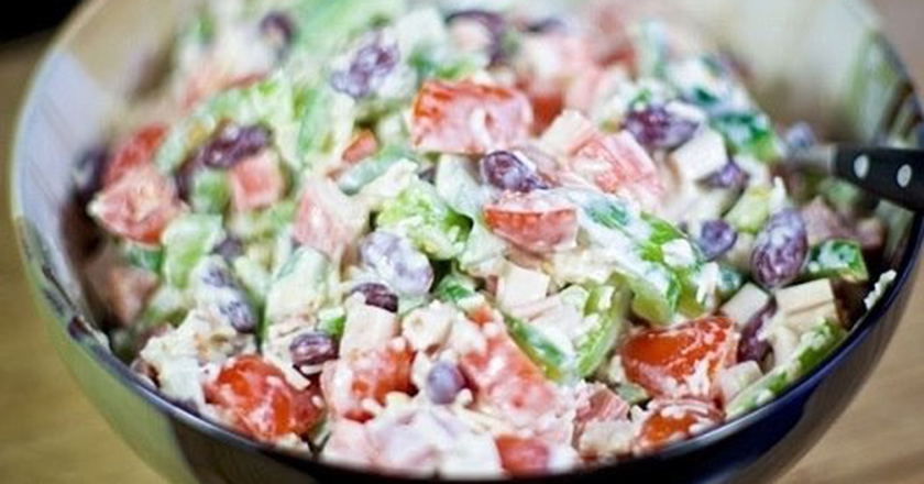 Салат с крабовыми палочками и фасолью Женские заметки