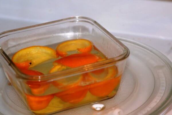 Результат пошуку зображень за запитом "Как помыть микроволновую печь с помощью апельсиновых корок"